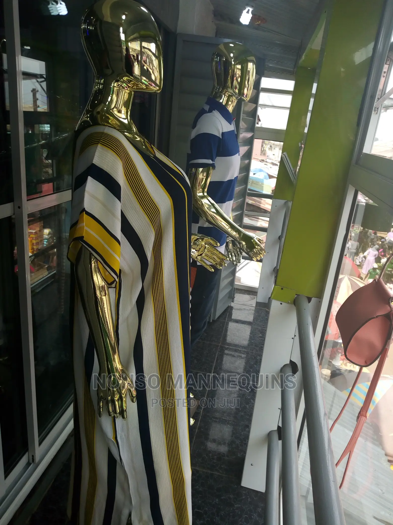 R4 Module Gold Chrome Display Mannequin