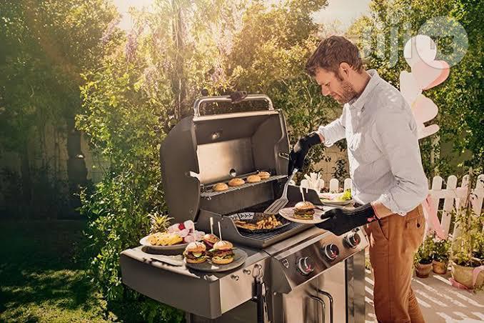 Commercial Outdoor Gas Bbq With Grill. 18/10 Stainless Steel