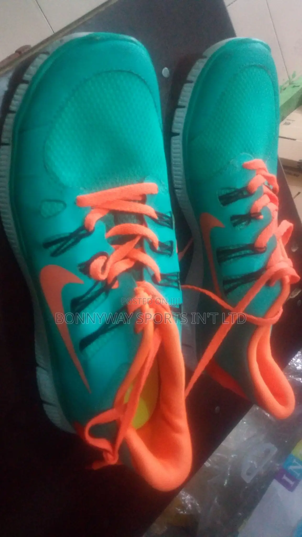 Nike Size 42 Juggling Canvas