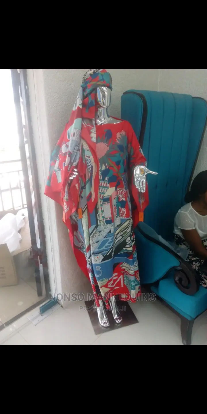 R M1 Faceless Silver Female Mannequin