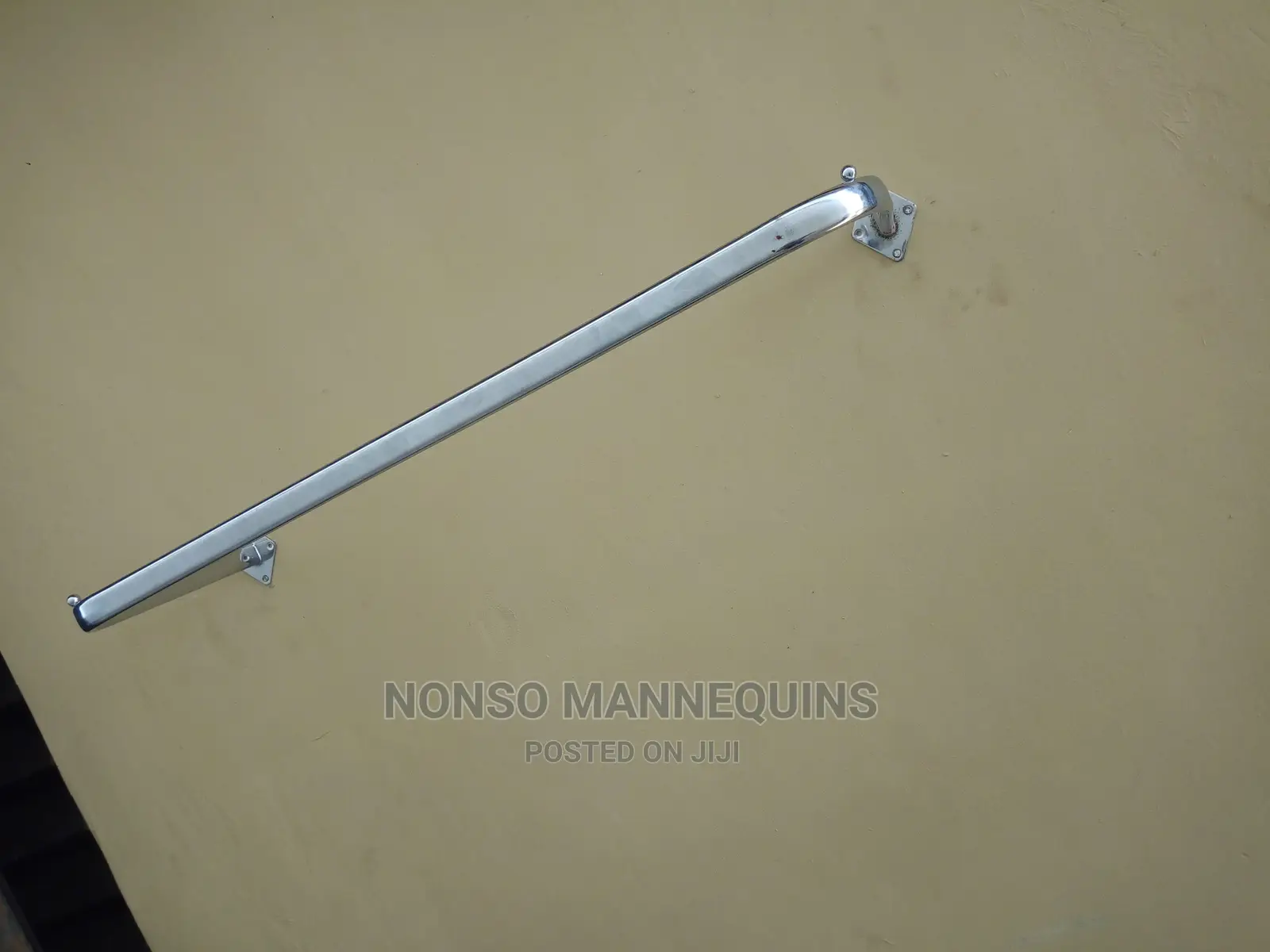 5 Feets U Shape Wall Hanger