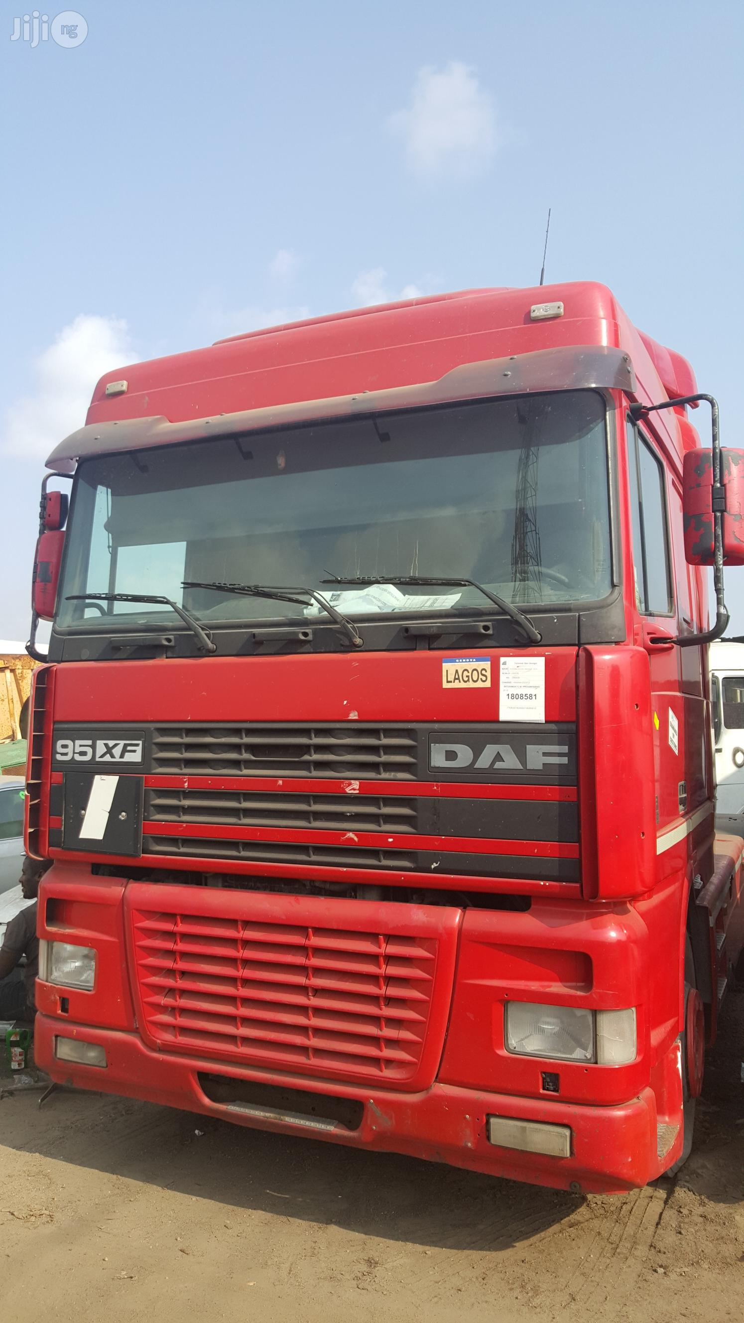Tokunbo Daf 95XF Six Tyres Trailer Head Truck