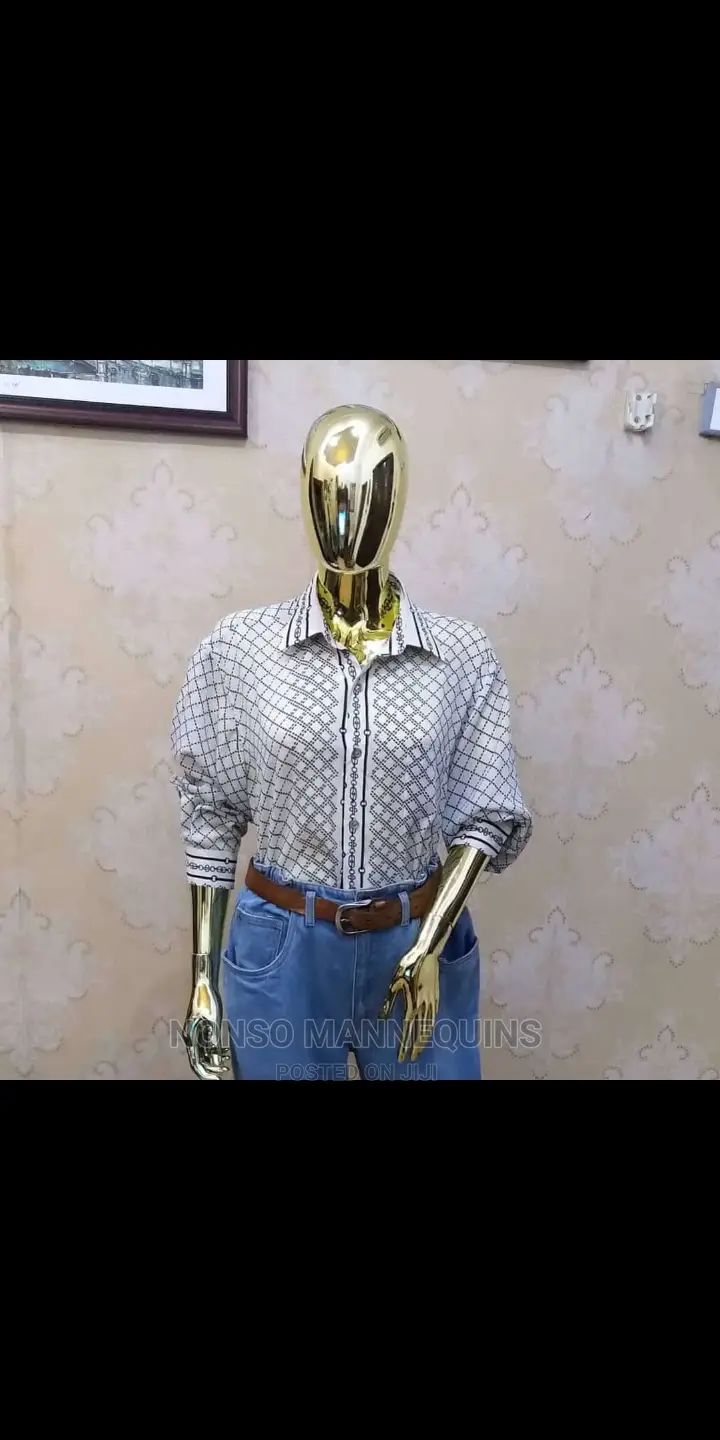 Faceless Gold Female Chrome Display Mannequin
