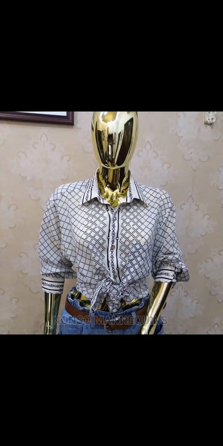 Faceless Gold Female Chrome Display Mannequin