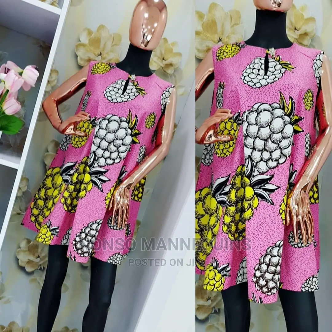 Gold And Black Female And Male Mannequin