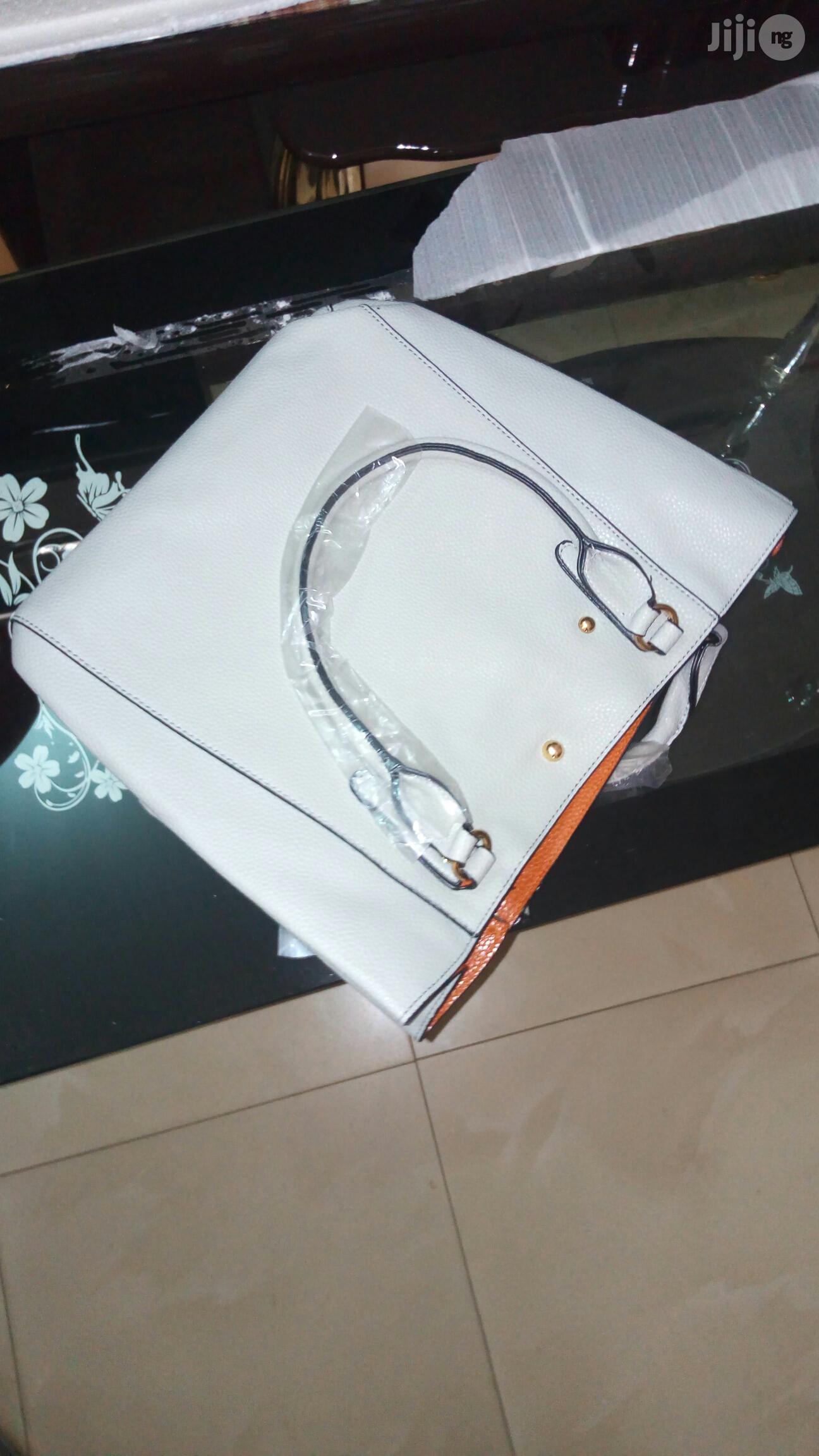 Ladies Elegant Hand Bag