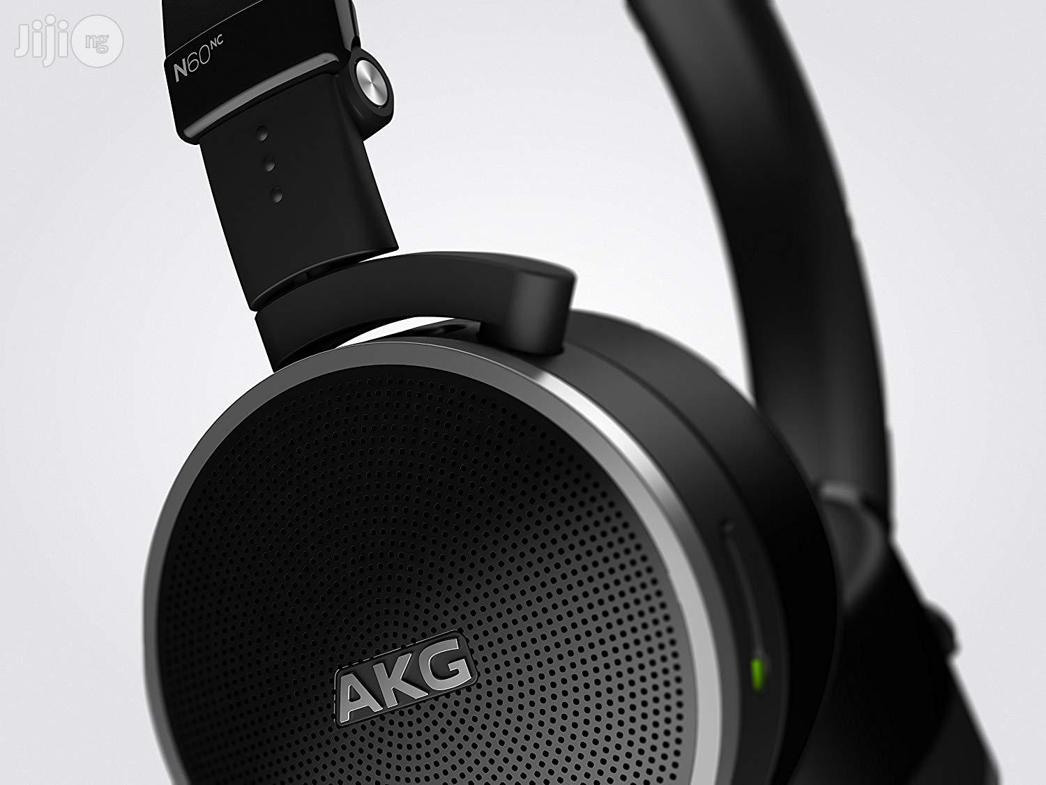 AKG Noise Canceling Headphone Black