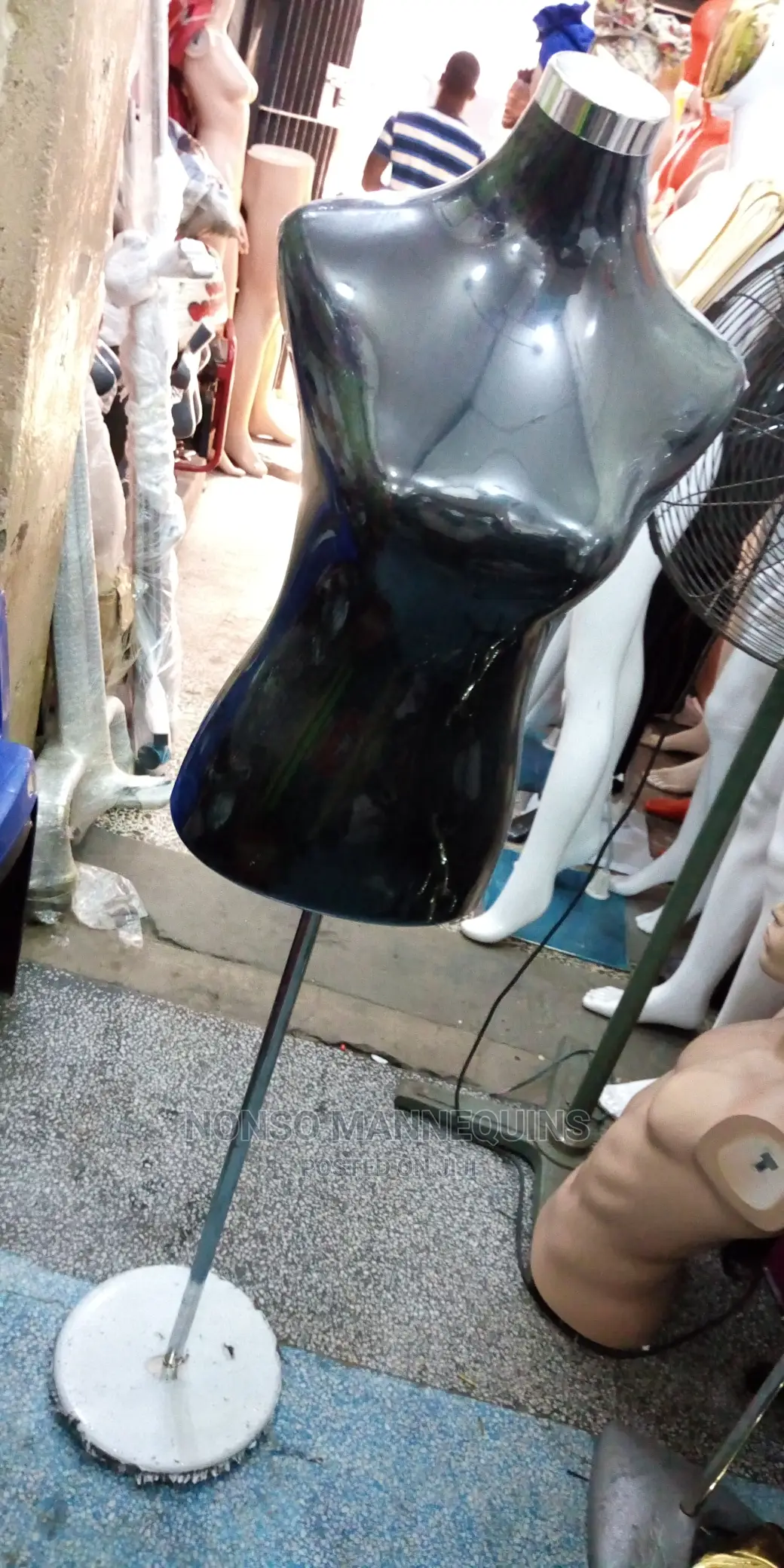 Female Model On Rod For Dressmakers And Fashion Designers