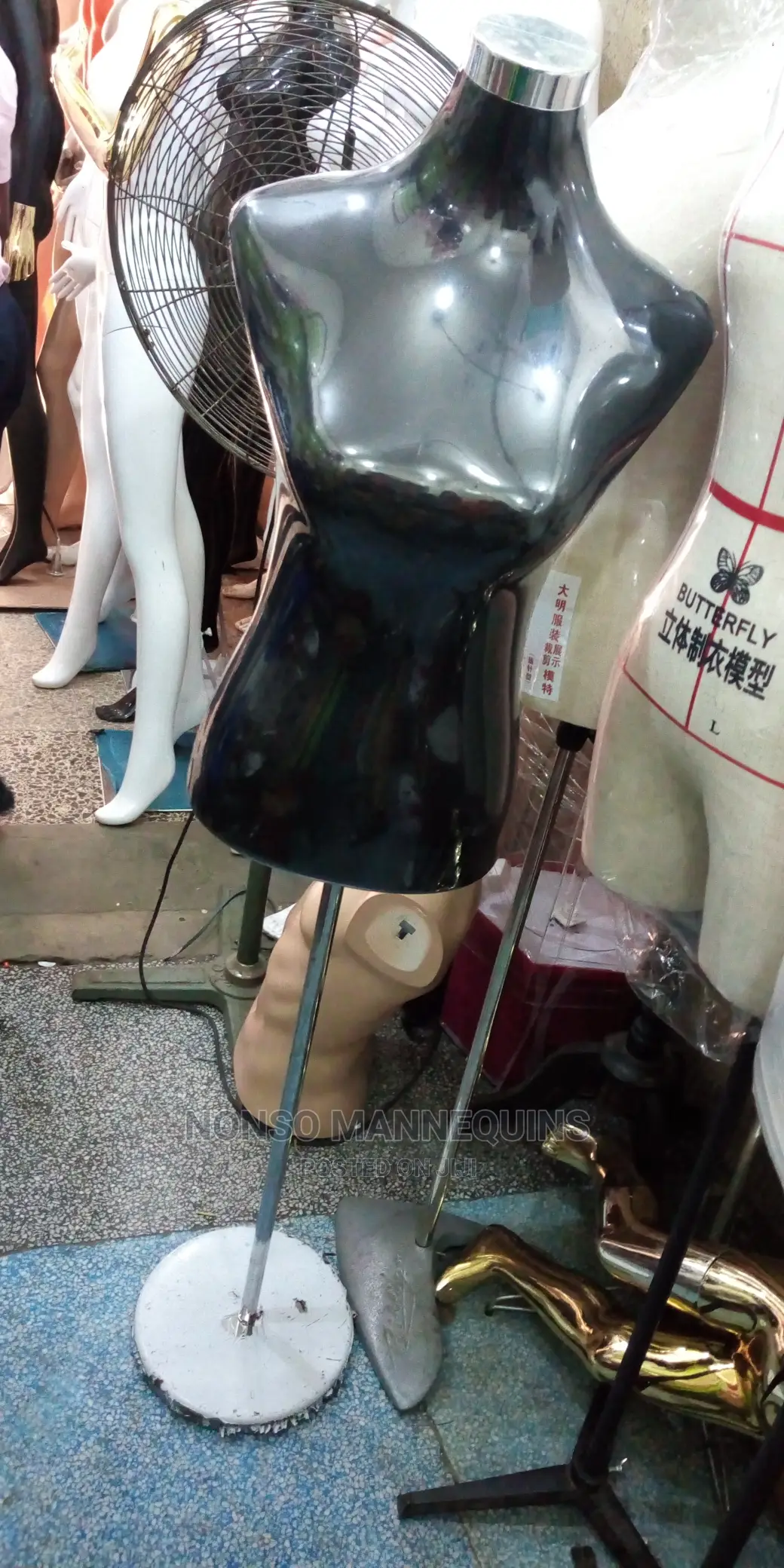 Female Model On Rod For Dressmakers And Fashion Designers