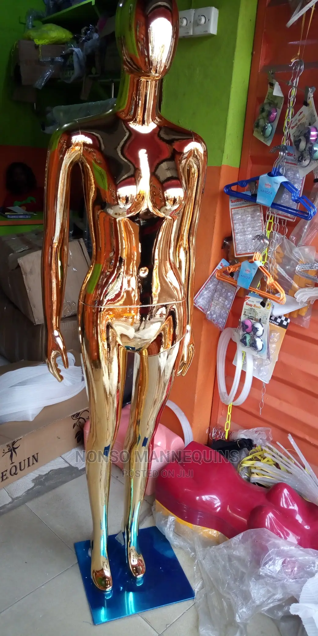 Chrome Female And Male Gold Mannequin