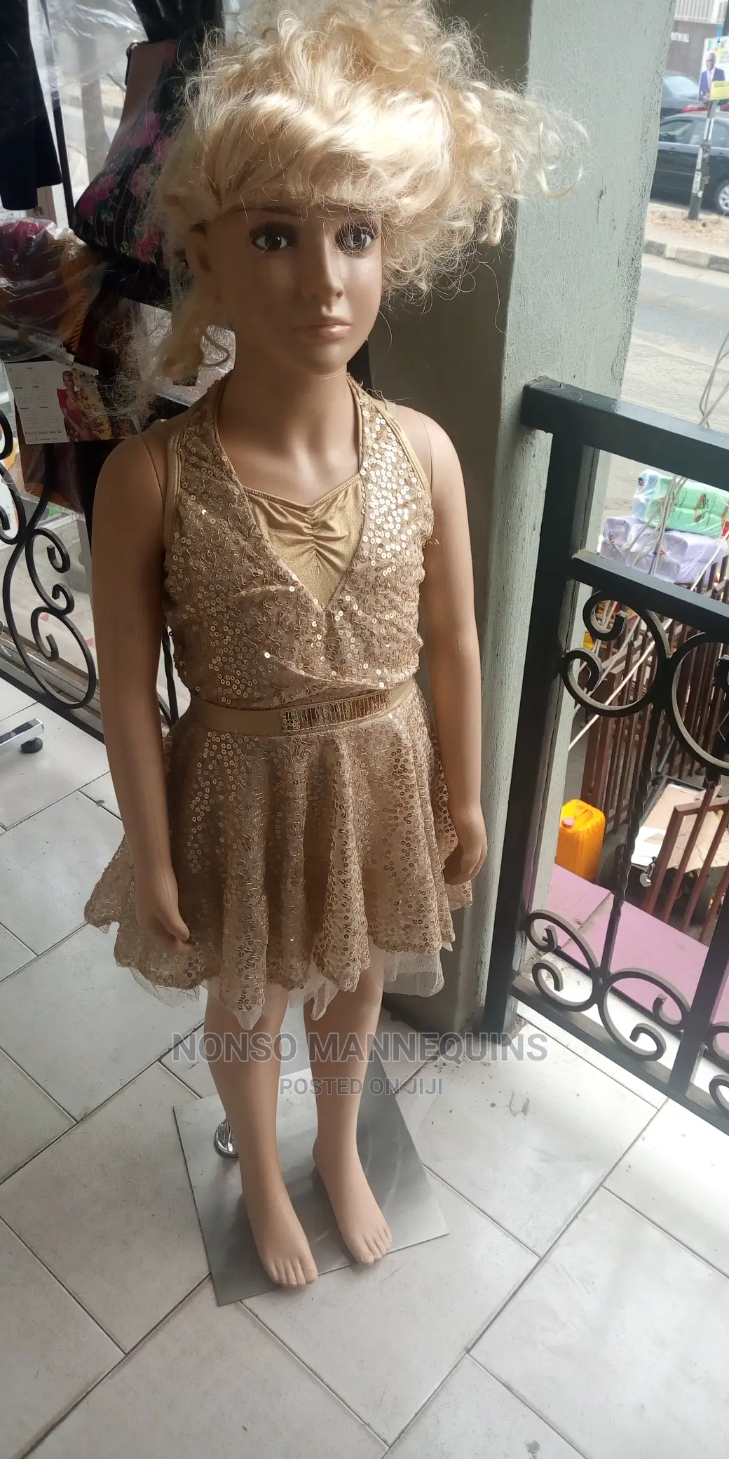 Sc2 Kid Mannequin for Displaying Male and Female Kid Wears.