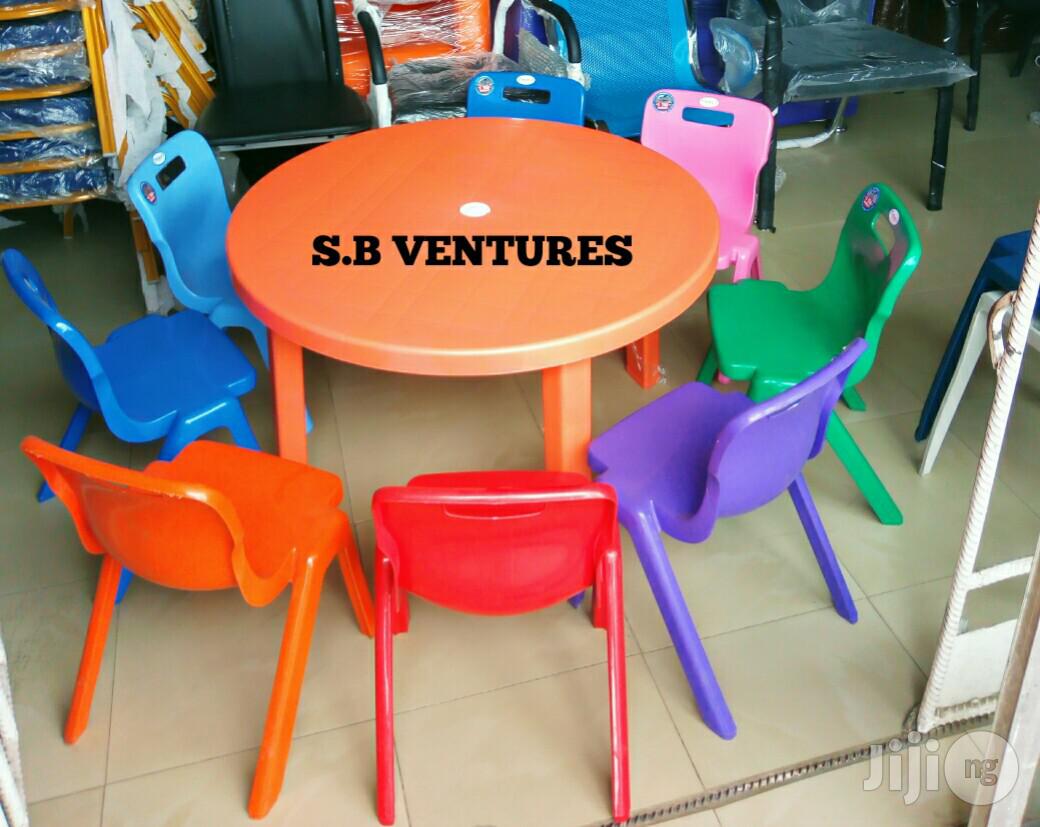 Children Plastic Table and 6pcs Chairs