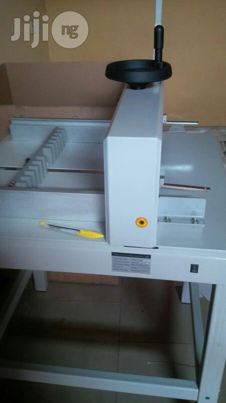 Manual Cutting Machine 27 Inches A2 Size