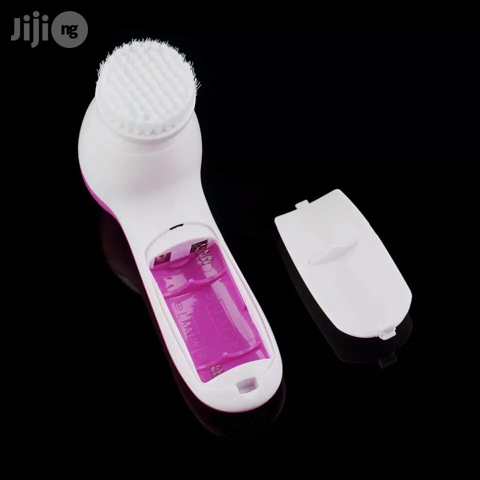 5 in 1 Rotating Facial Cleaner/ Face Massager