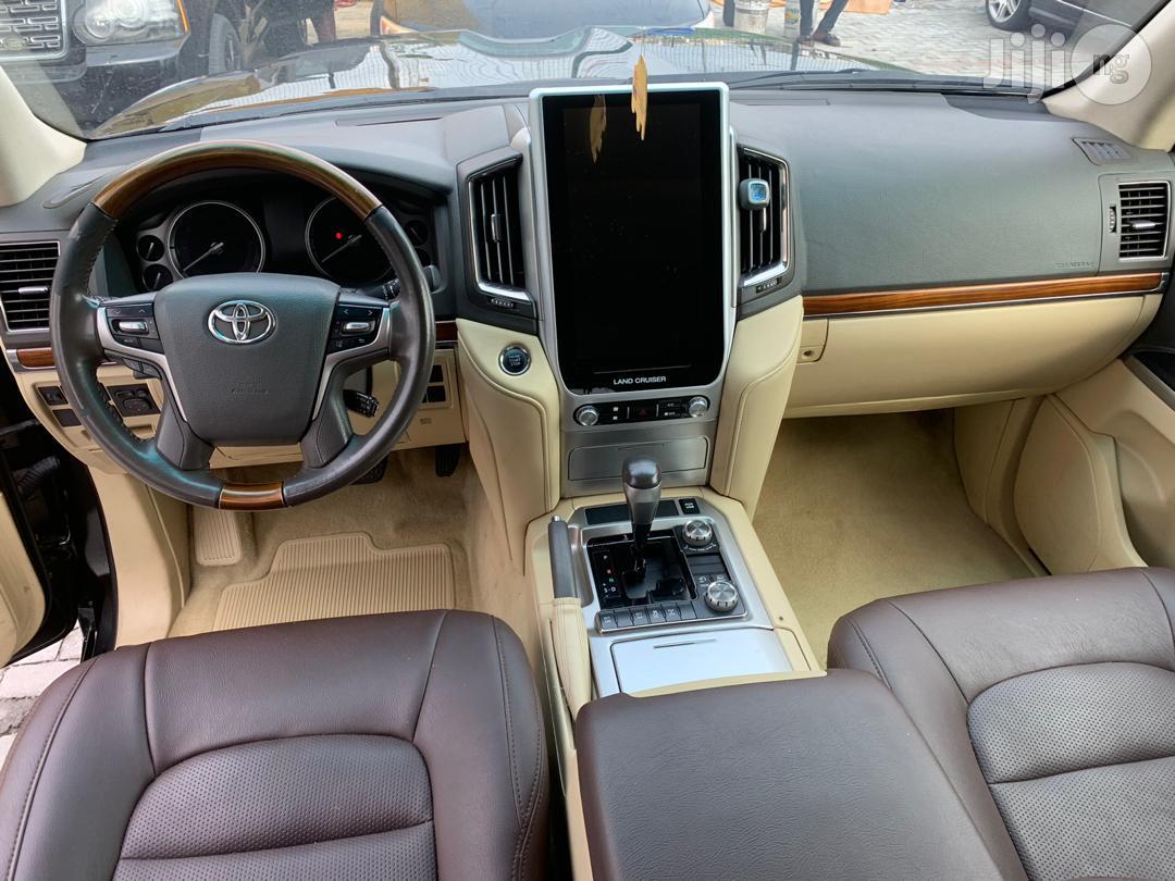 Toyota Land Cruiser 2016 Black