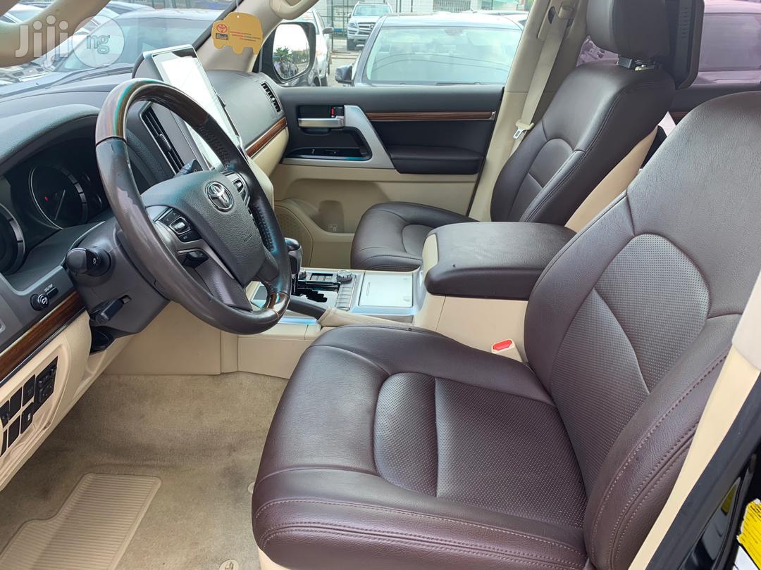 Toyota Land Cruiser 2016 Black