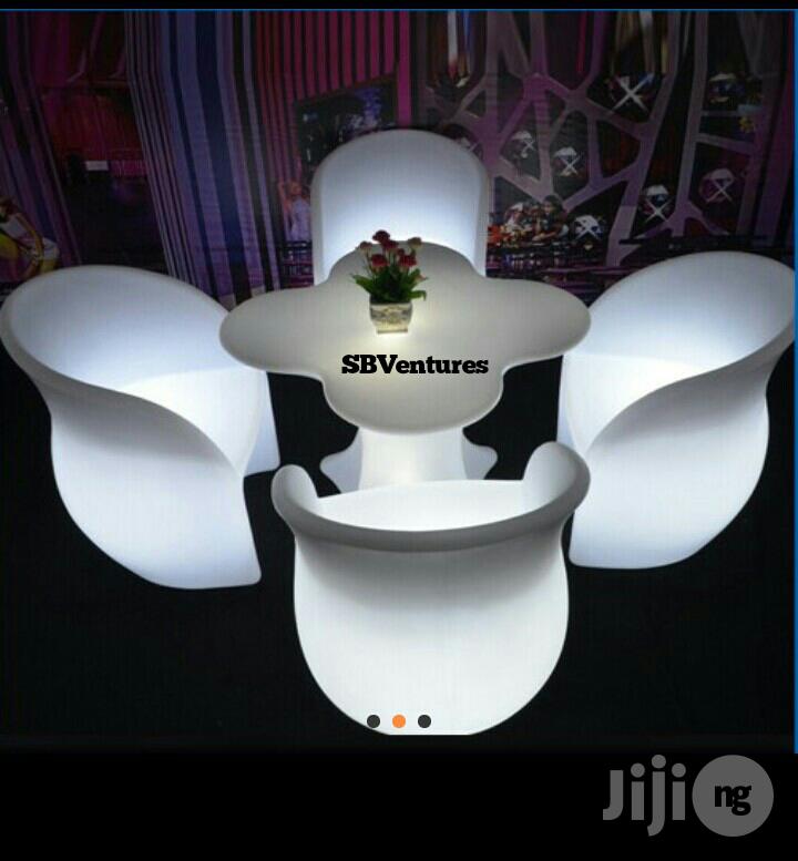 Indoor/Outdoor Dustless Chairs
