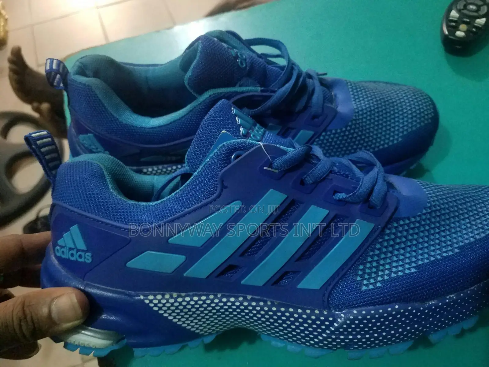 Adidas Jugging Size 44 Canvas