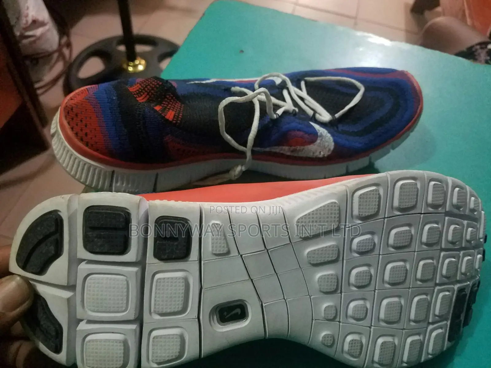 Nike Brand-new Jugging Canvas (Size 45)