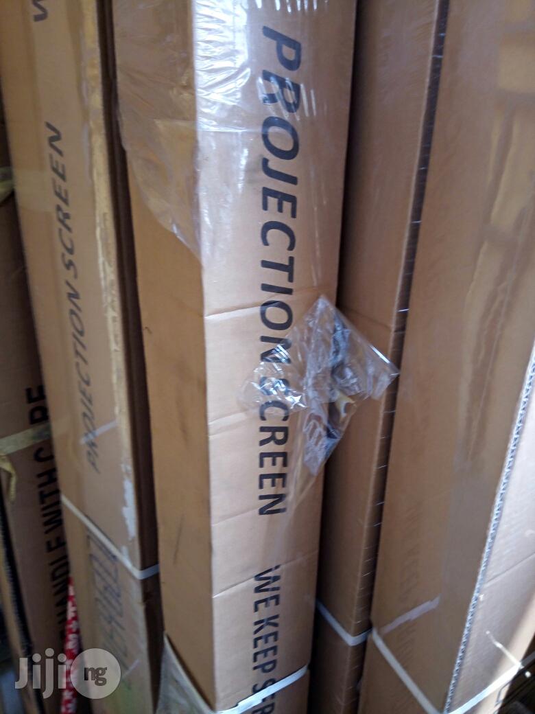Projector Tripod Screen