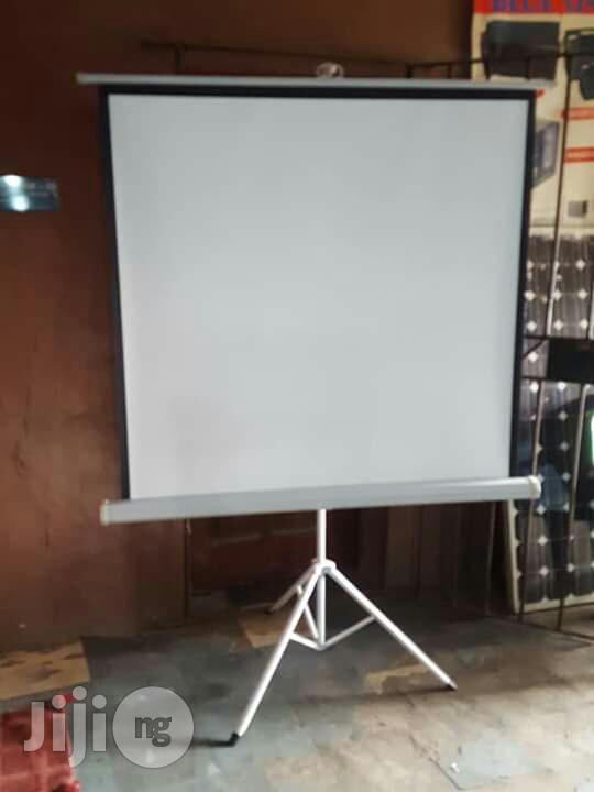 Projector Tripod Screen