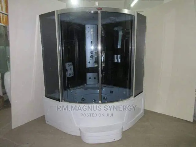 England Standard Master Shower Room With Jacuzzi