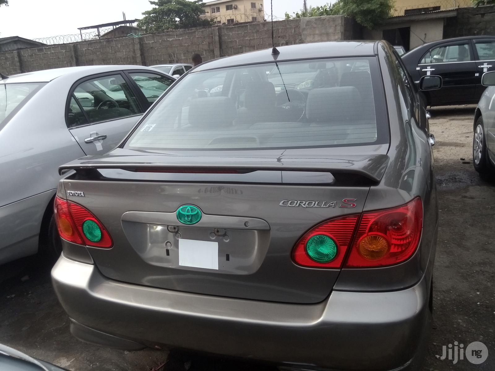 Toyota Corolla S 2004 Gray