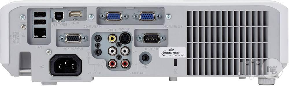 Hitachi 4200 Ansi Lumens Brightness Projector