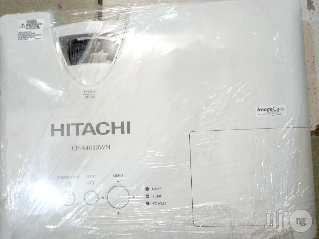 Hitachi 4200 Ansi Lumens Brightness Projector