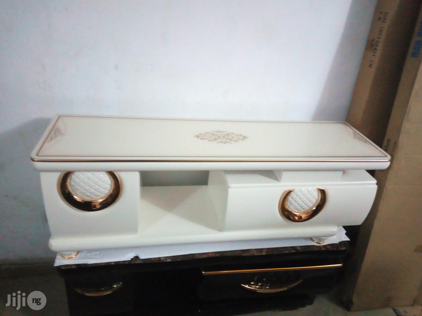 Royal Foreign TV Stand