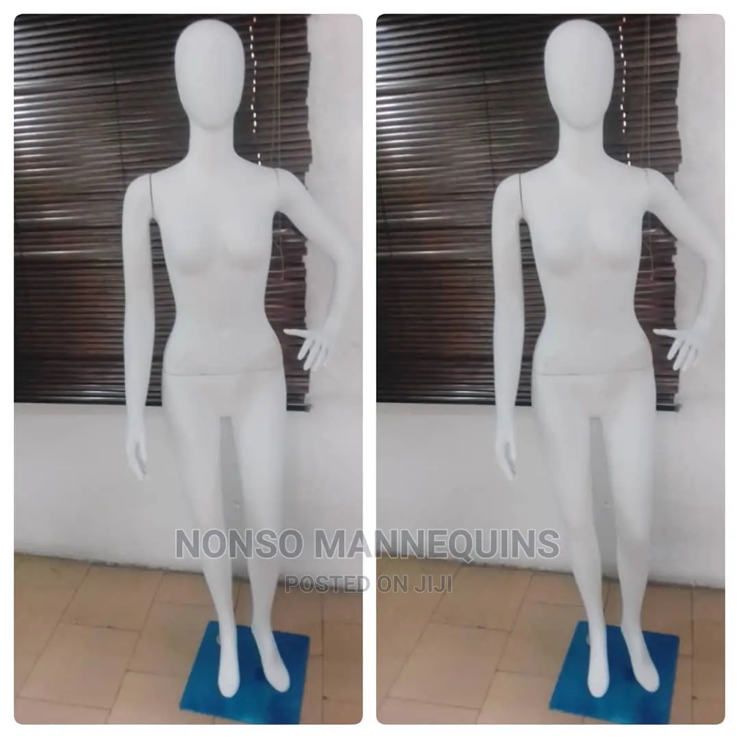 P24 Faceless Glossy White Female Display Mannequin