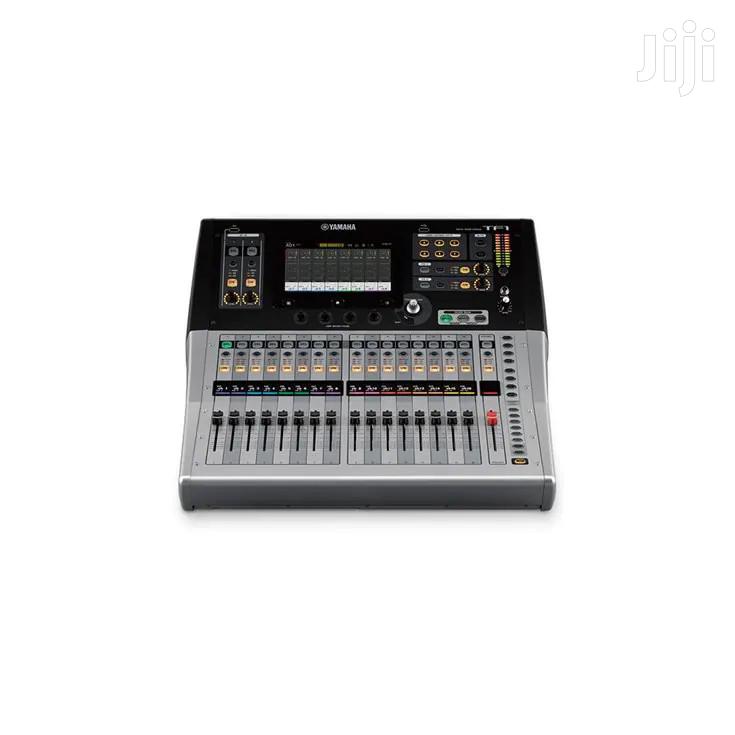 Yamaha 16 Channel Mixer+1 Masters