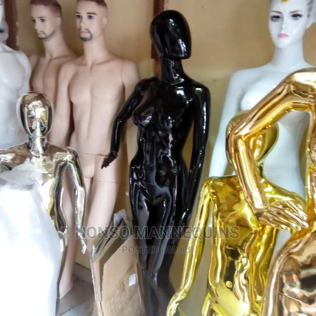 R6 Glossy Black Female Display Mannequin