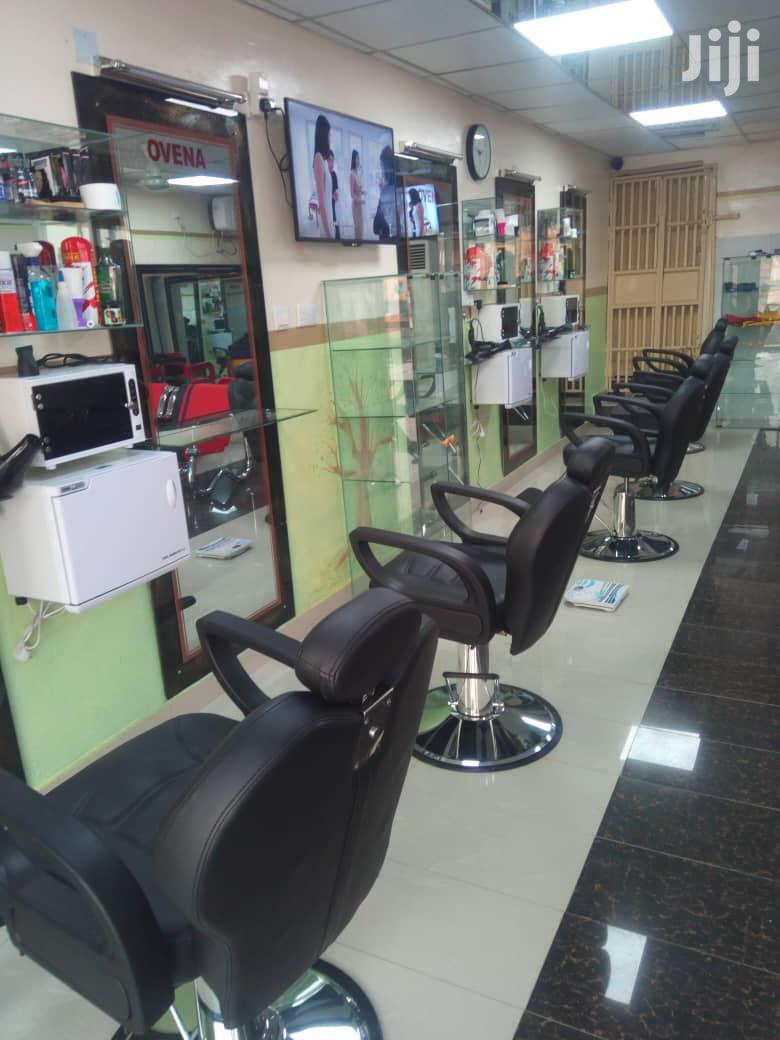 Standard Salon Chair & Mirror