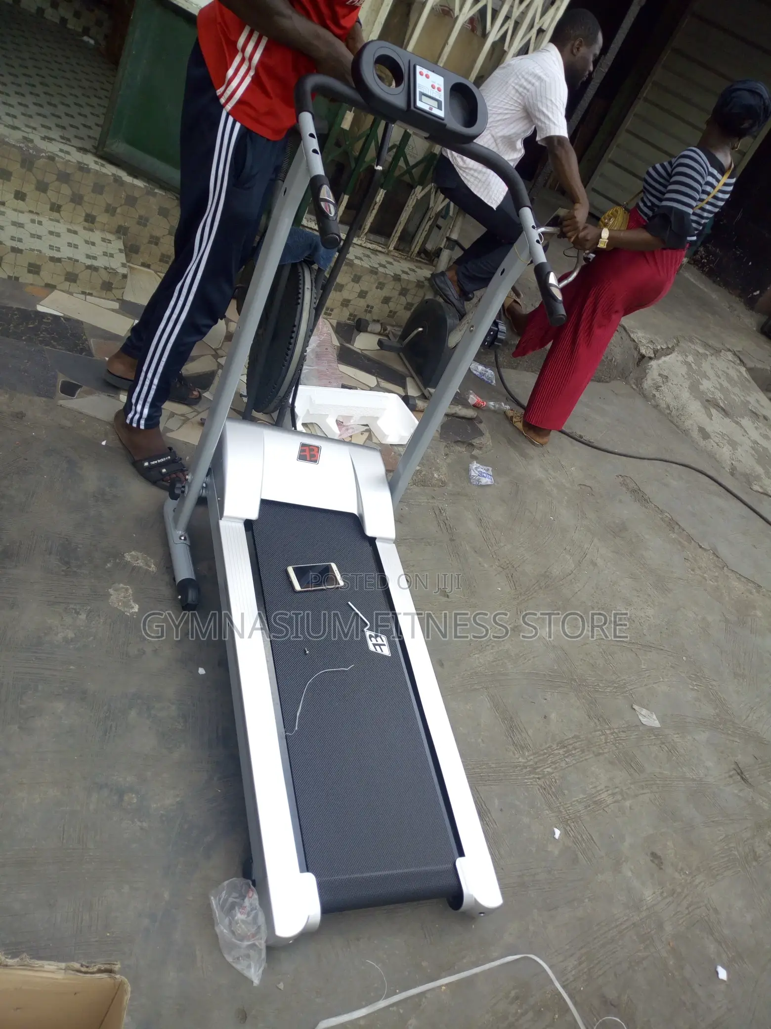 Plain Manual Non Electrical Treadmill 770