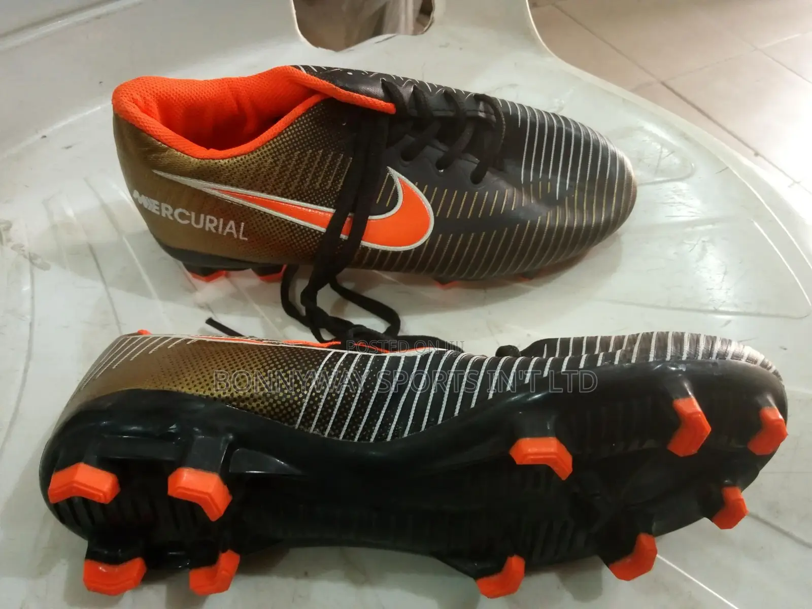Children Nike Mercurial Size 33 Boot
