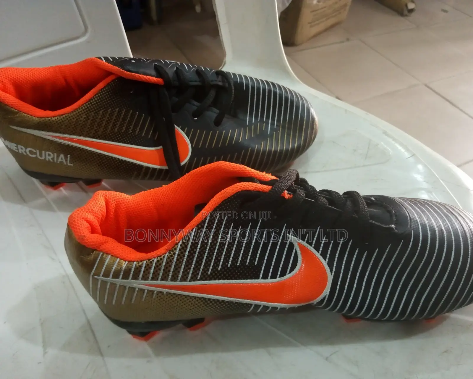 Children Nike Mercurial Size 33 Boot