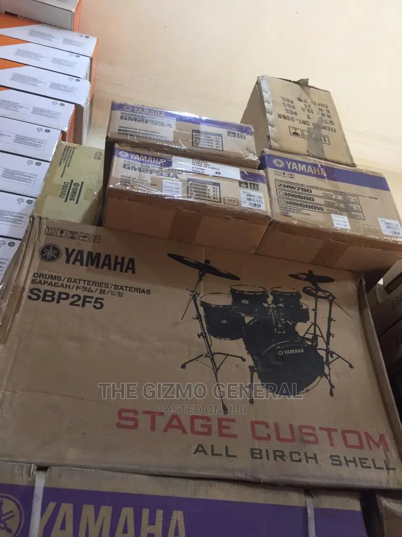 Yamaha Stage Custom Drum Set
