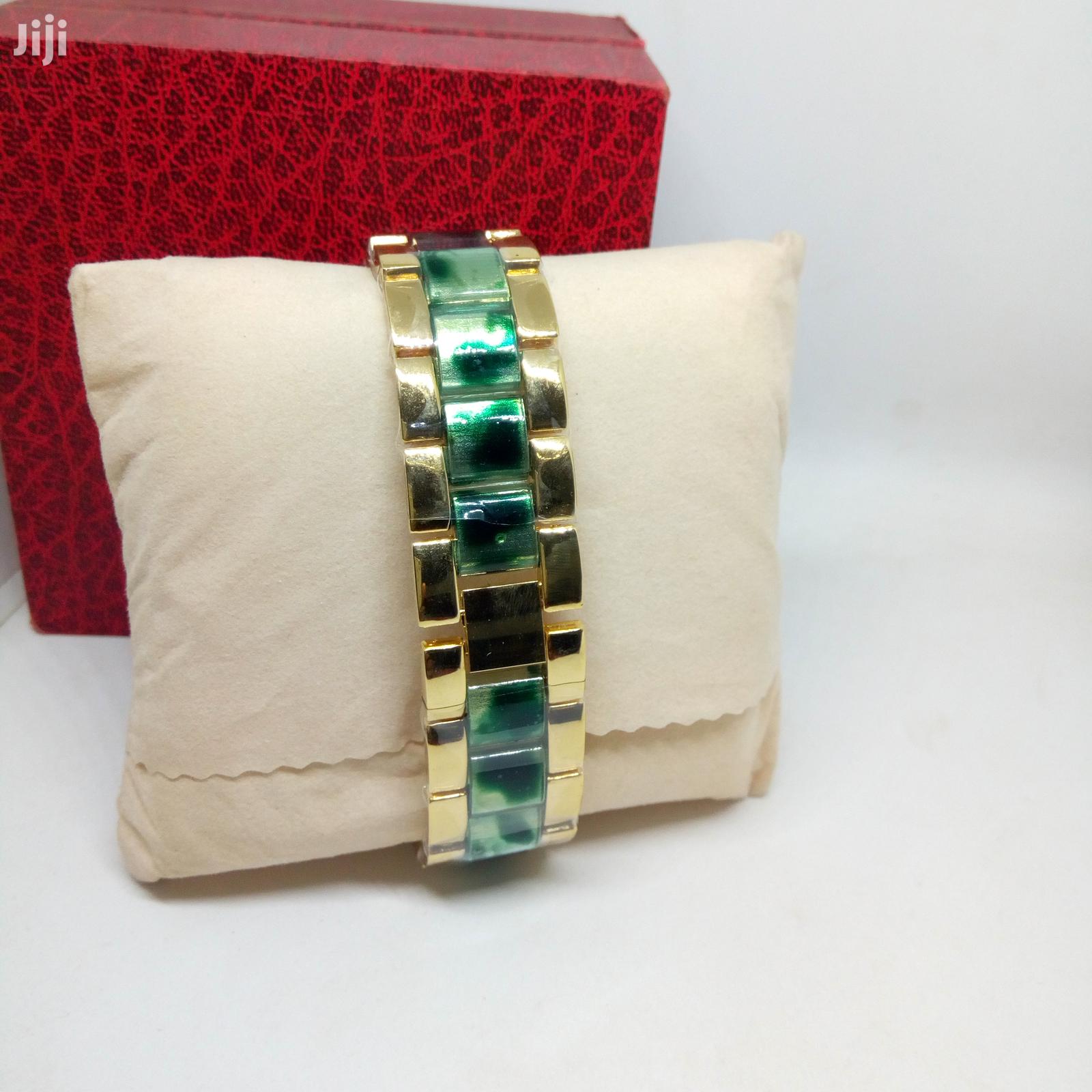 Guess Exotic Wrist Watch