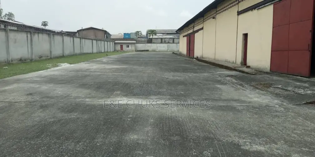 To LEASE: Massive Warehouse Around Transamadi Portharcourt
