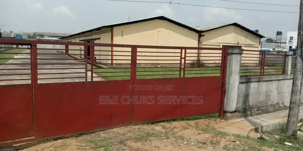 To LEASE: Massive Warehouse Around Transamadi Portharcourt