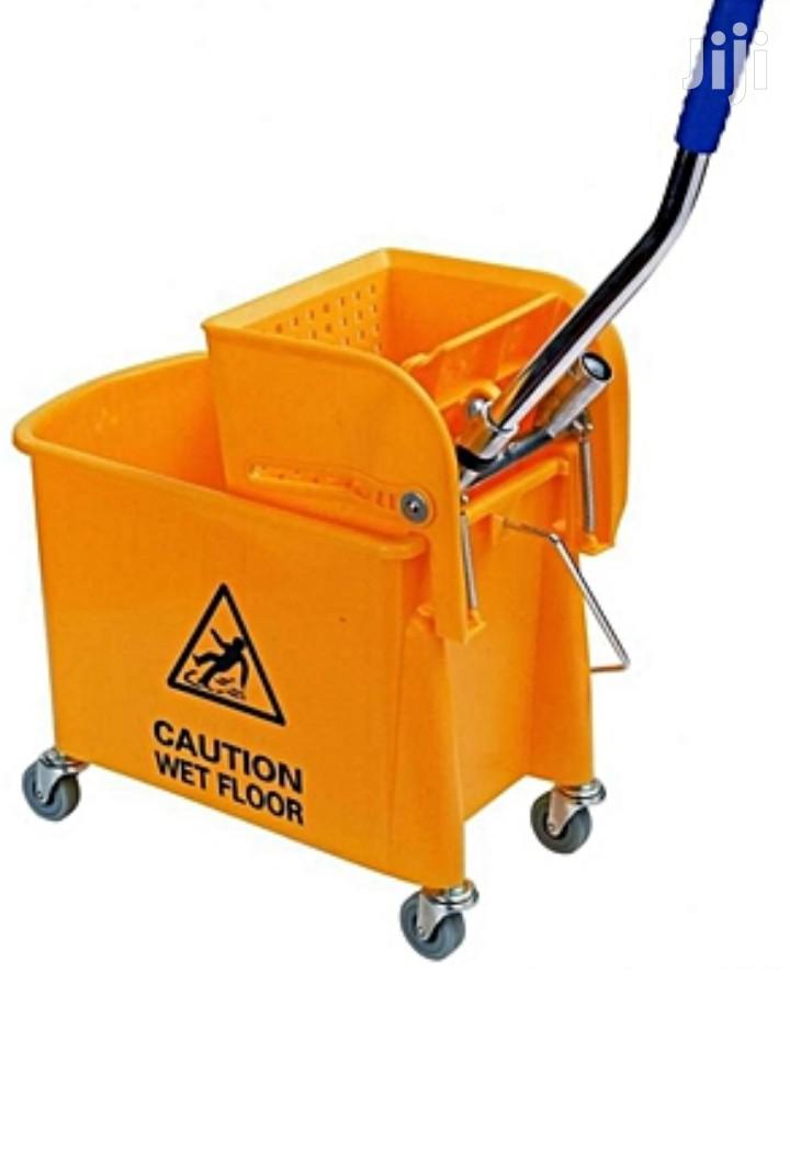 20l Yellow Industrial Mop Bucket With Wheel