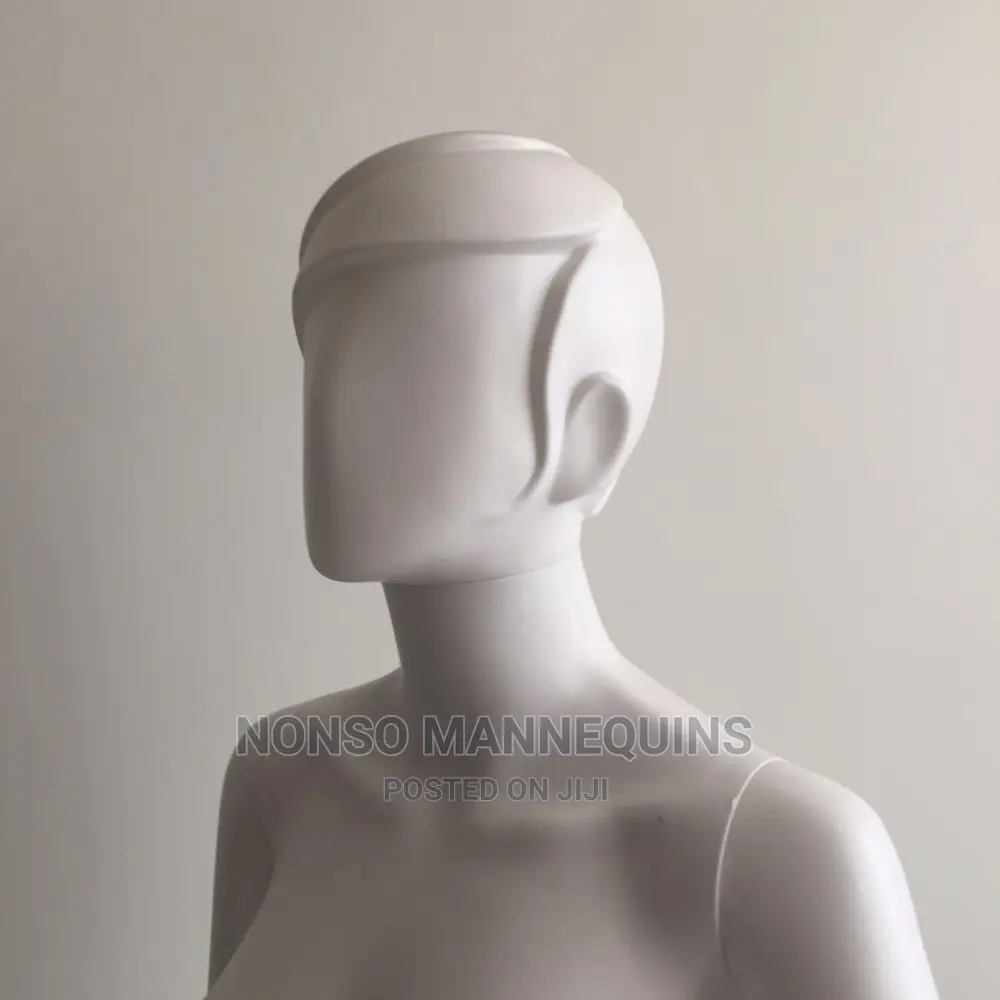 Elegant Full Body Big Breast Female Plastic Mannequin