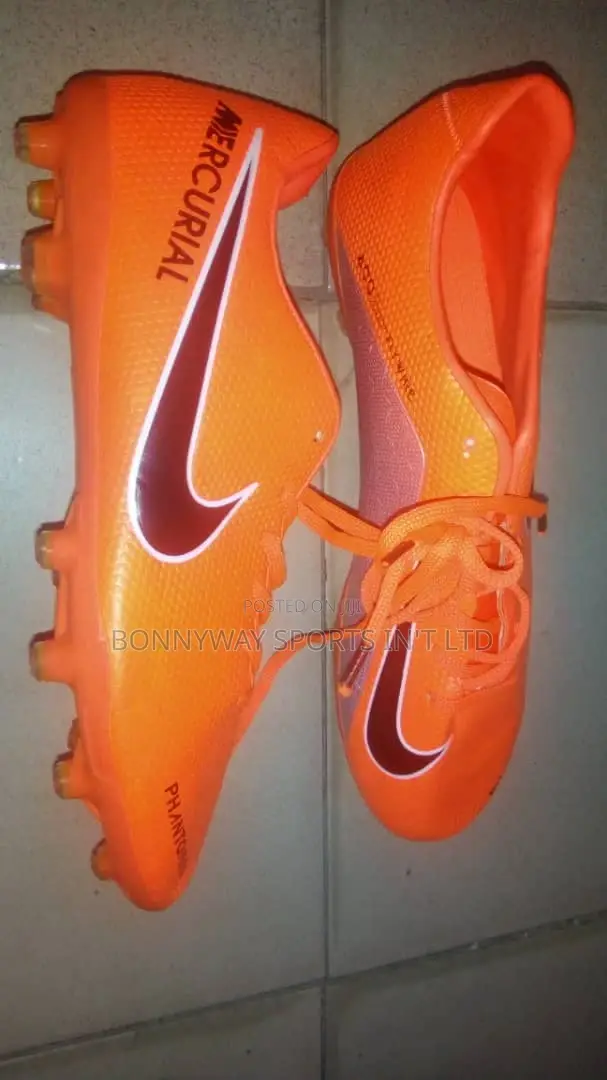 Size 42 Nike Mercurial Boot
