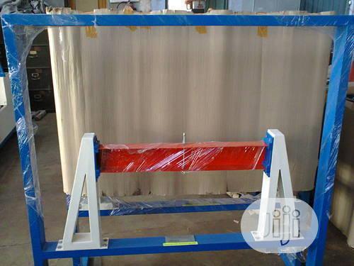 Shear Center Apparatus