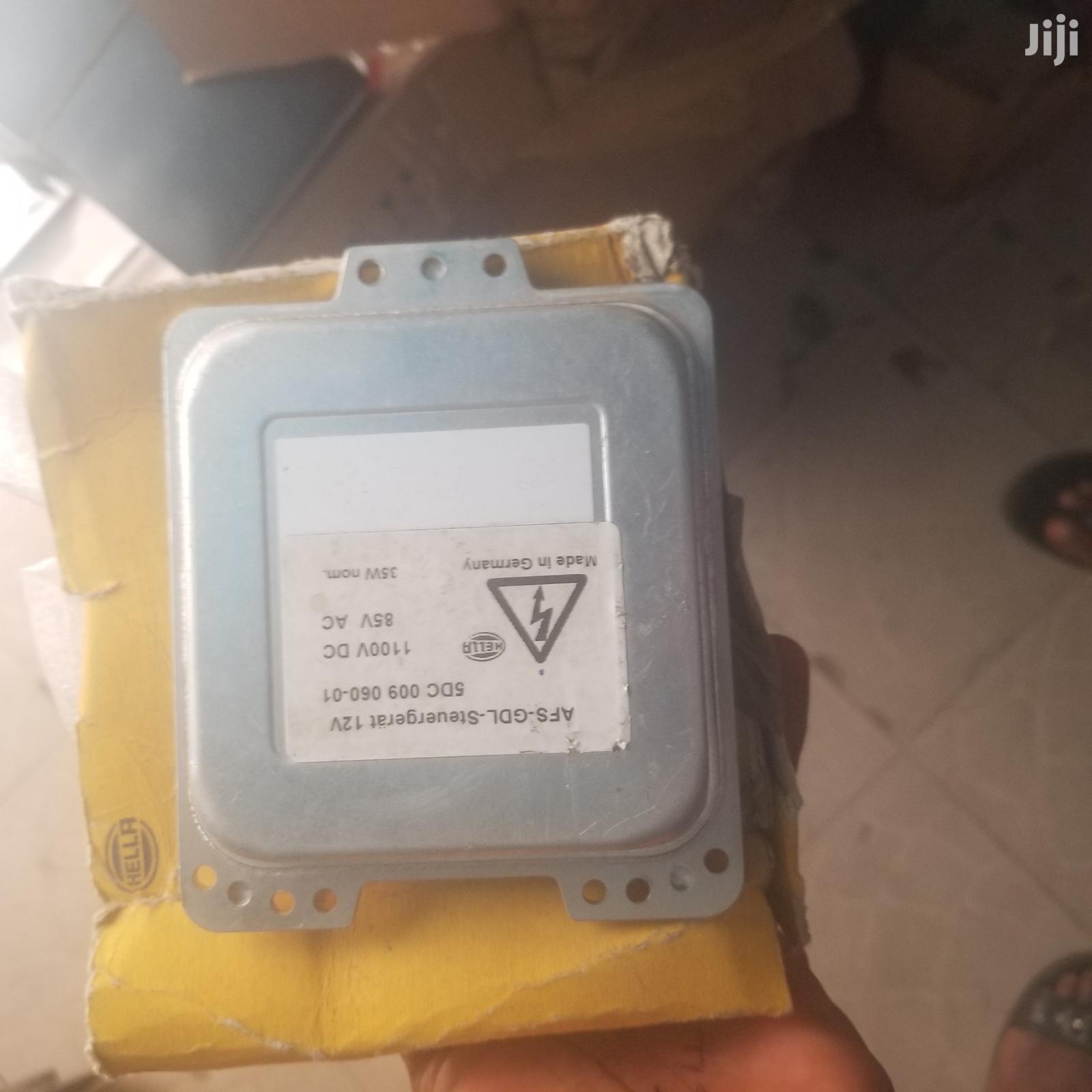 Mercedes Head Lamp Charger