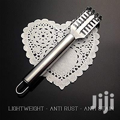 Fish Scaler Remover With Stainless Steel Sawtooth