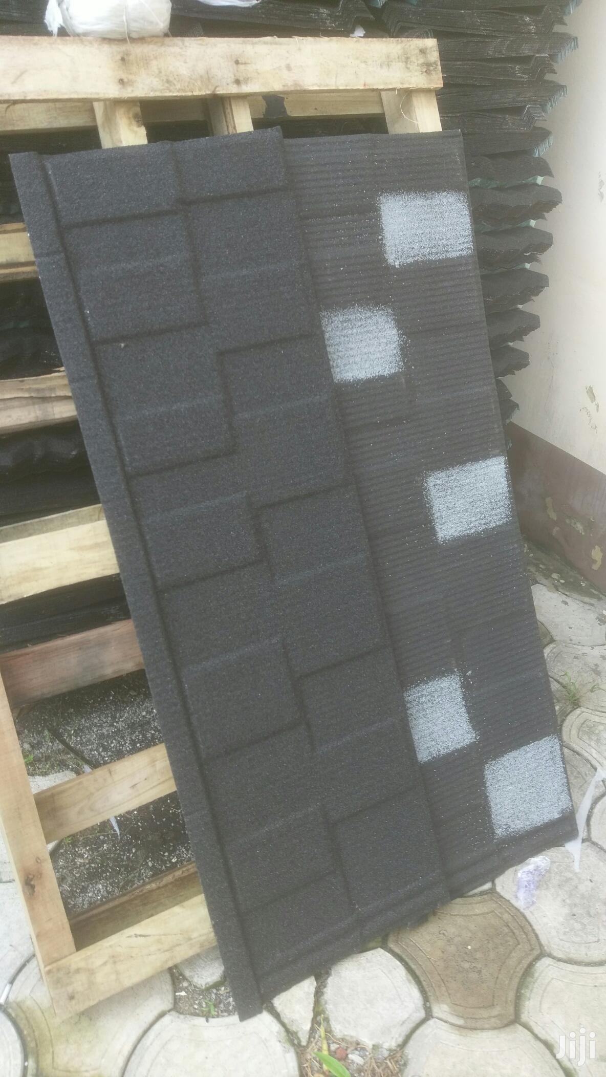 Black And White Shingle Stone Coated Roofing Sheet.