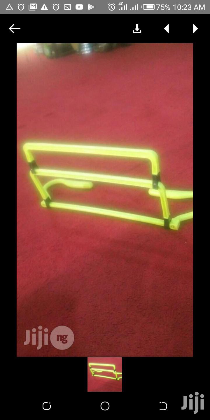 Huddle Stand