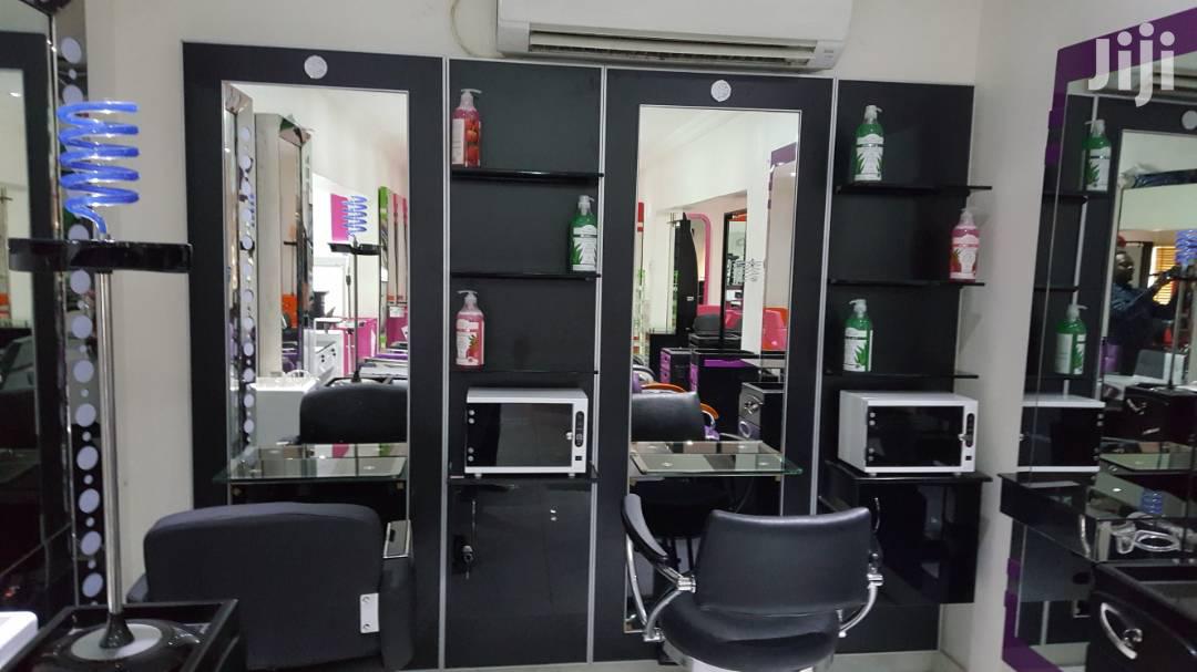 Salon Mirror